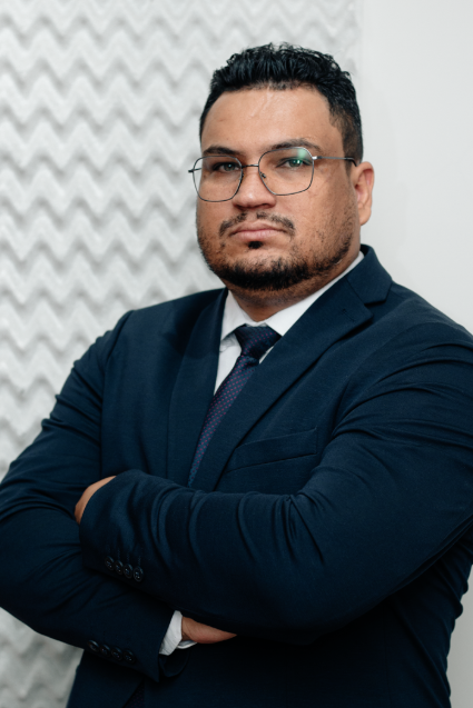 Dr. Everton Grego